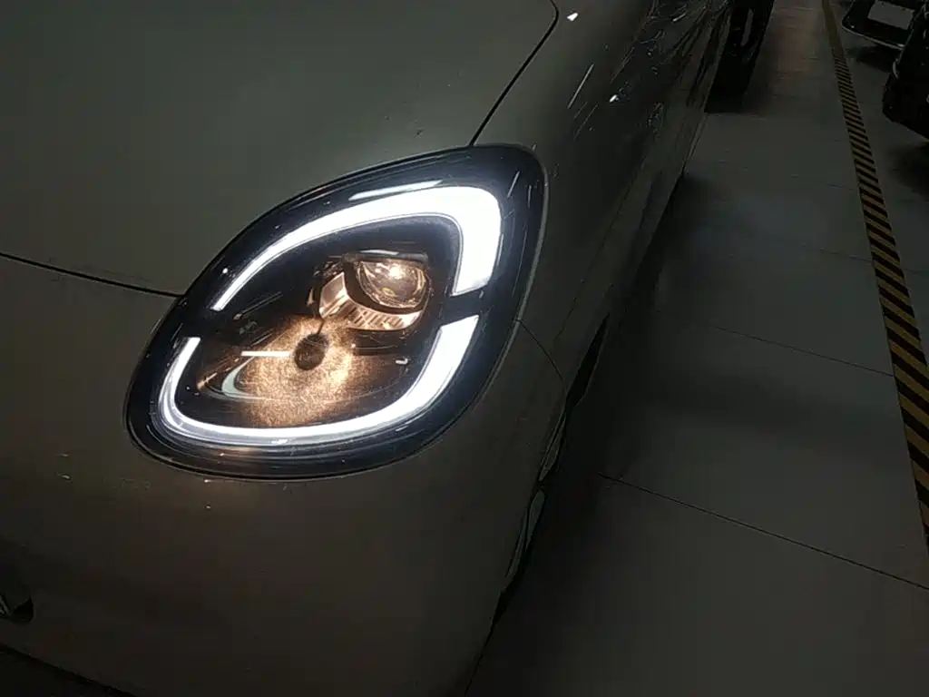 Wuling Motors Hongguang MINIEV 2026 2025 4-Door Advanced