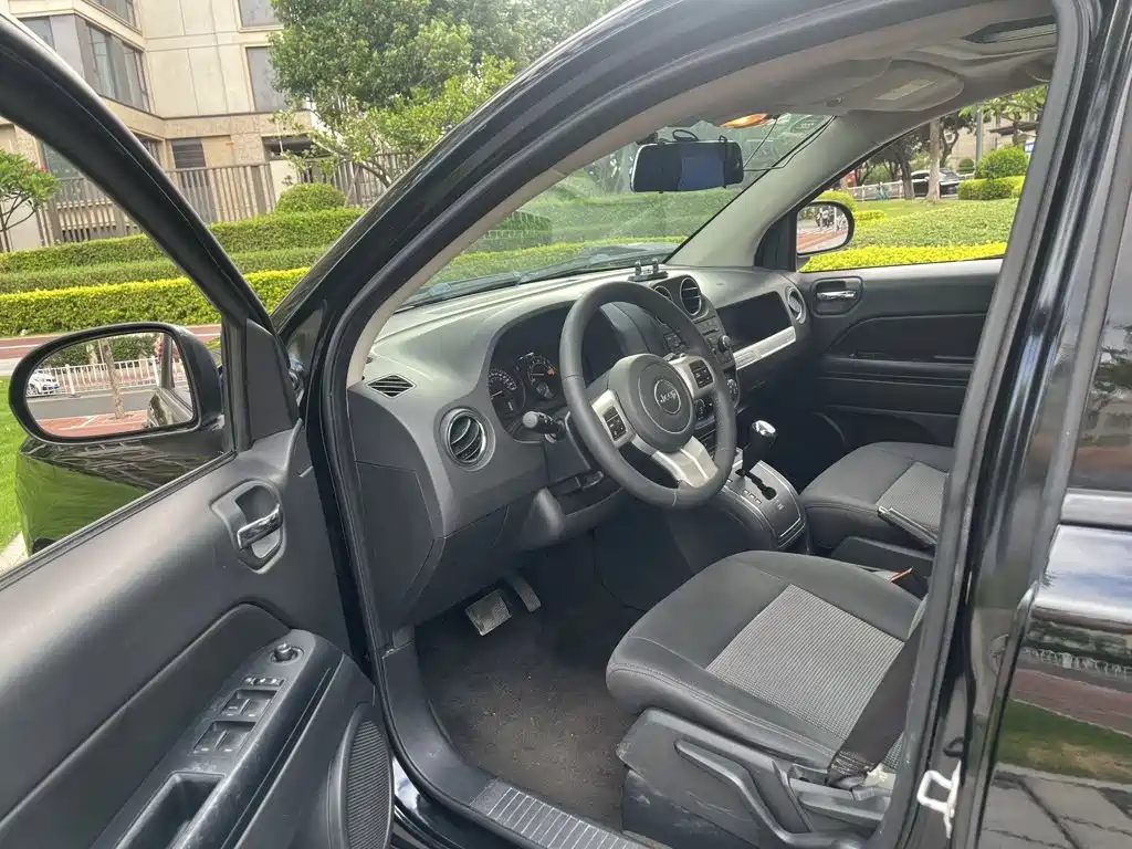 Jeep Compass (Import) 2015 2015 2.0L 2WD Sport