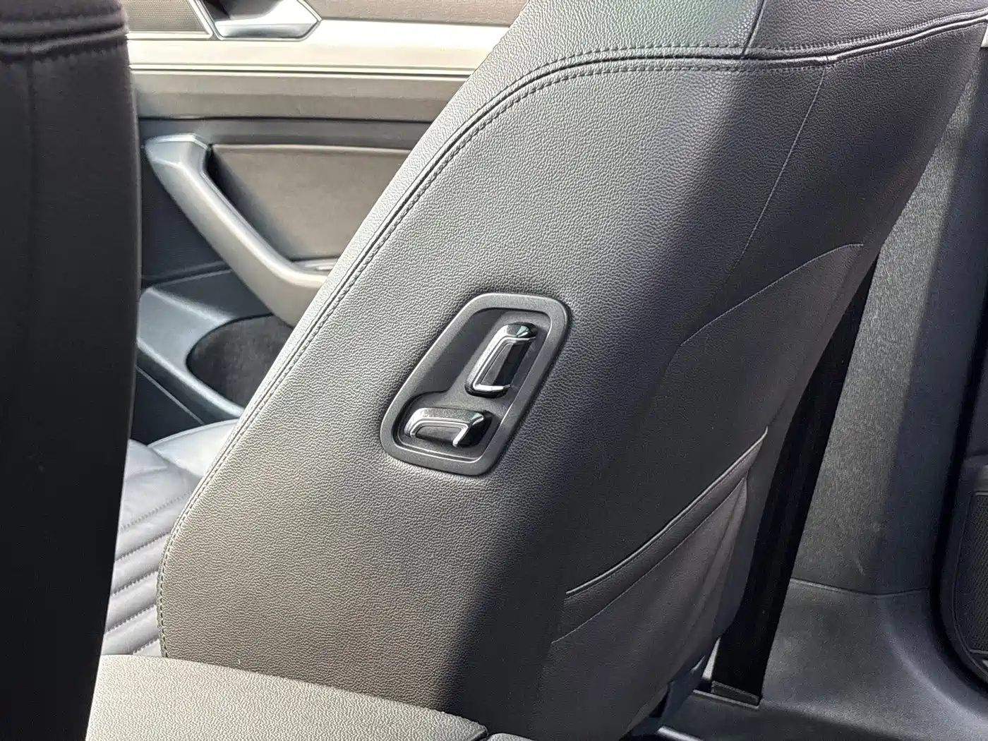 Volkswagen Magotan 2018 330TSI DSG Leading фото 26