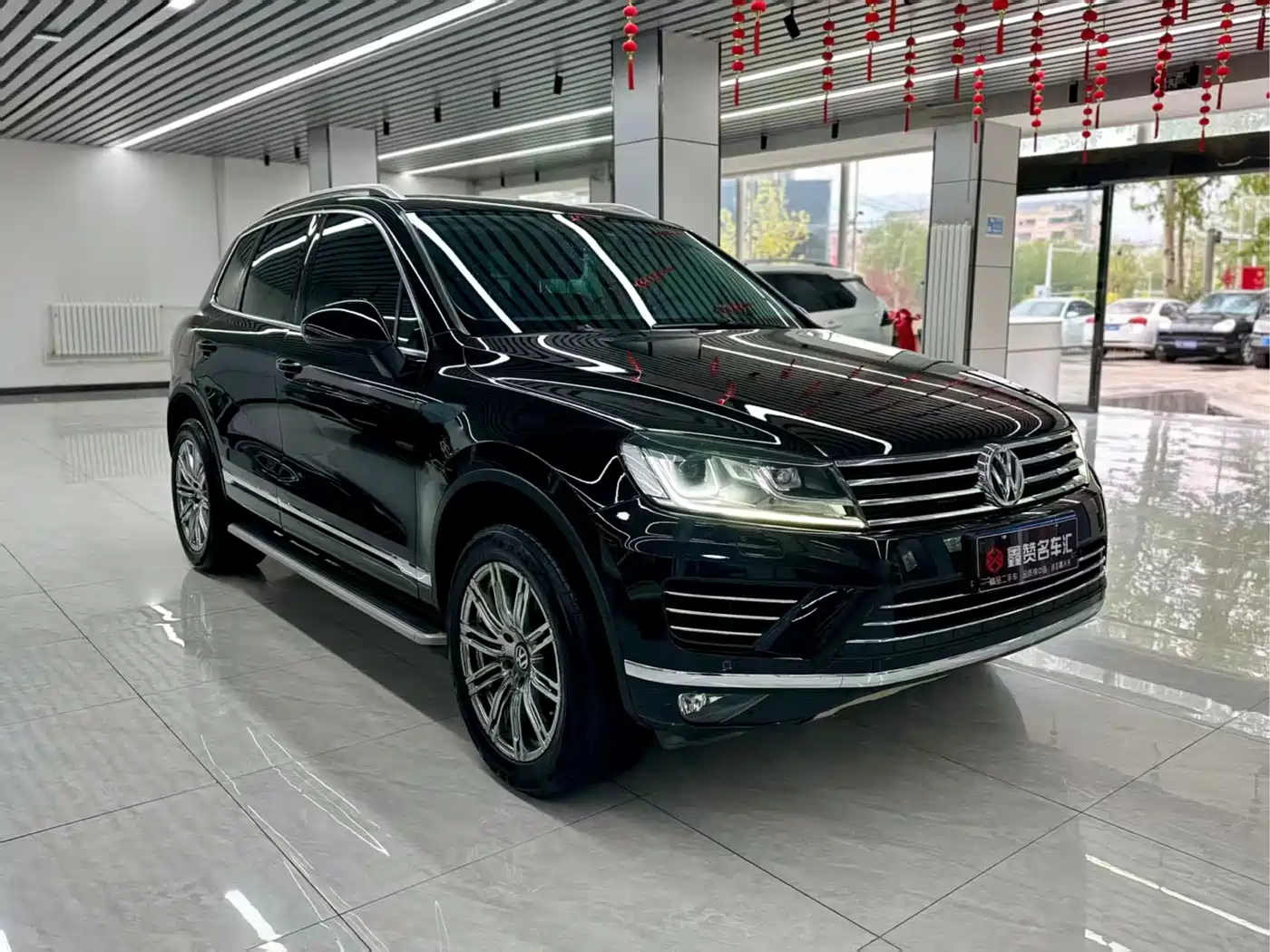 Volkswagen Touareg 2017 3.0TSI Explorer Edition фото 3