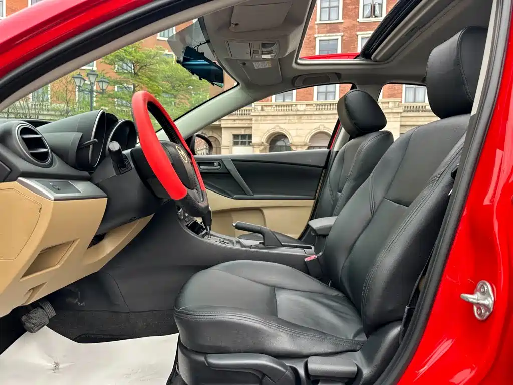 Mazda Mazda3 Axela 2012 2011 Sedan 1.6L Automatic Comfort