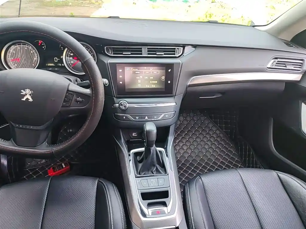 Peugeot 408 2014 1.8L Automatic Luxury Edition фото 13