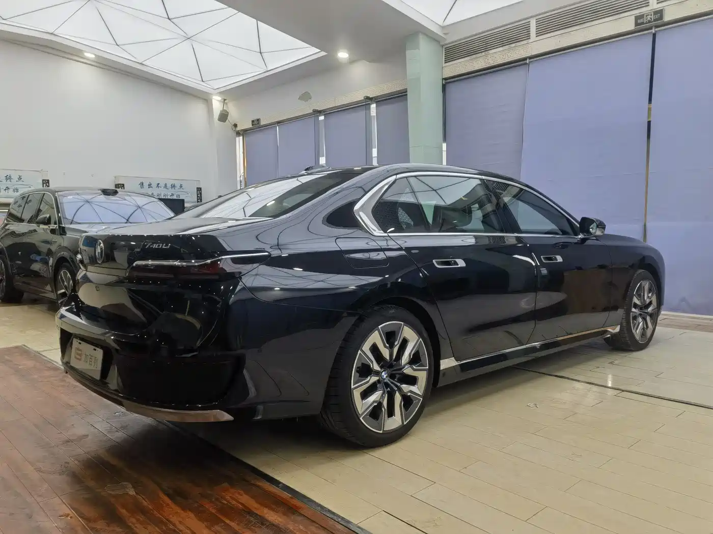 BMW 7-SERIES
