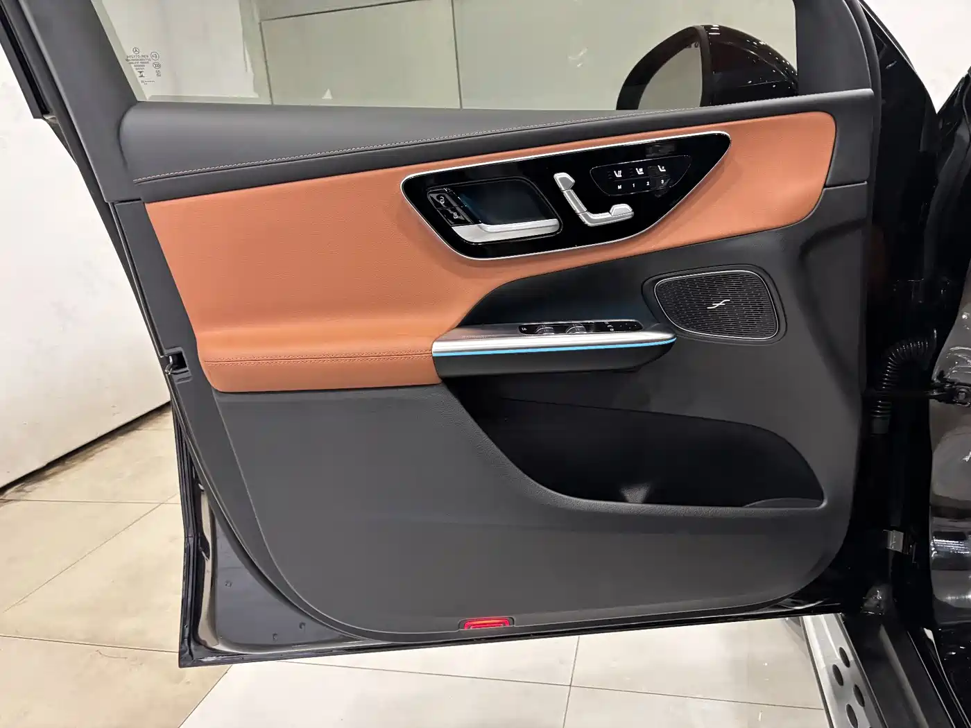 Mercedes-Benz GLC 2025 Facelift GLC 300 L 4MATIC Dynamic 5-seater фото 11