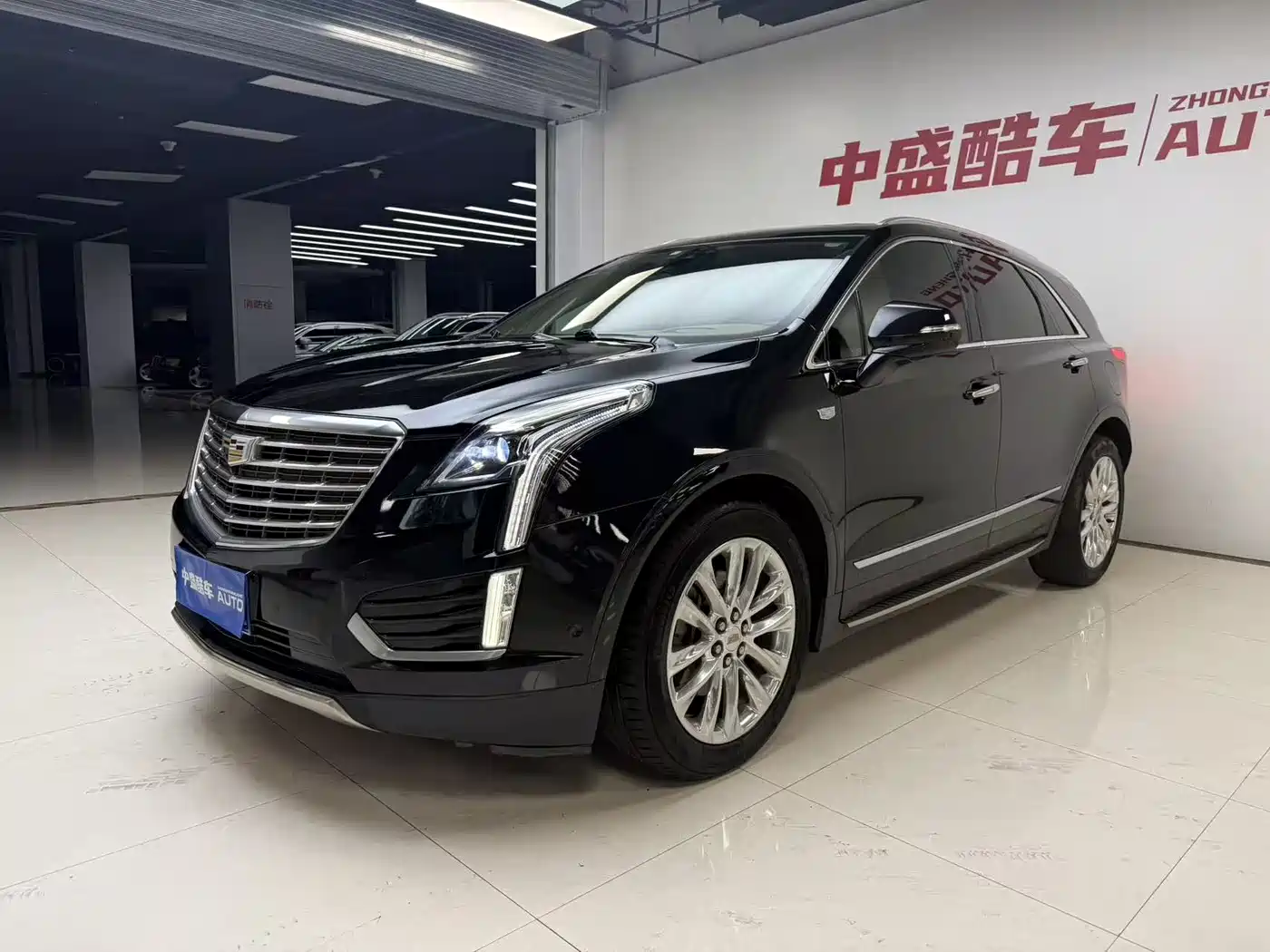 Cadillac XT5 2018 28E 4WD Platinum Edition