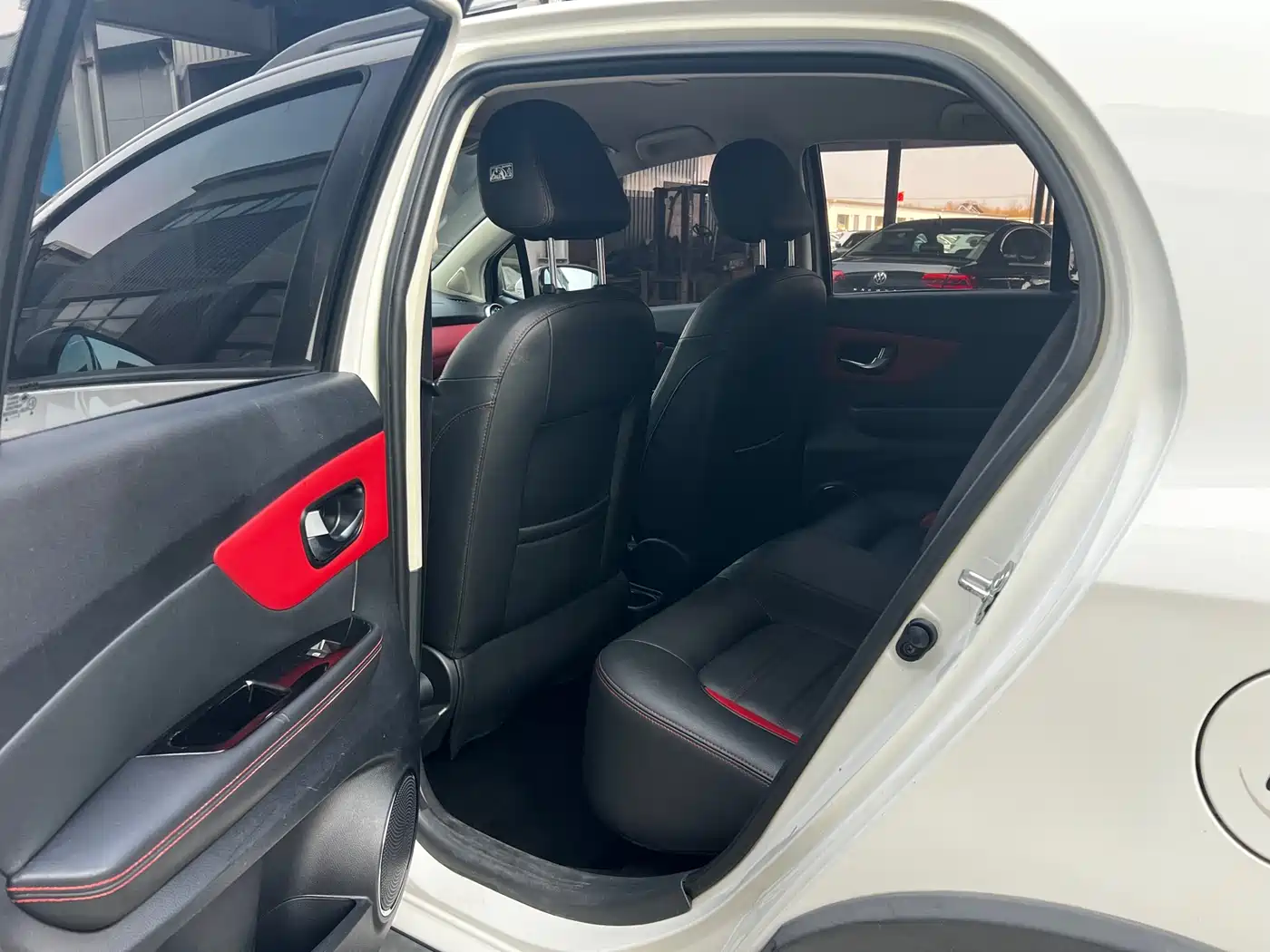 Haval H1 2015 1.5L AMT Luxury фото 6
