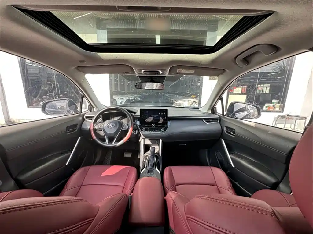 Toyota Frontlander 2023 2.0L CVT Leading Edition фото 18