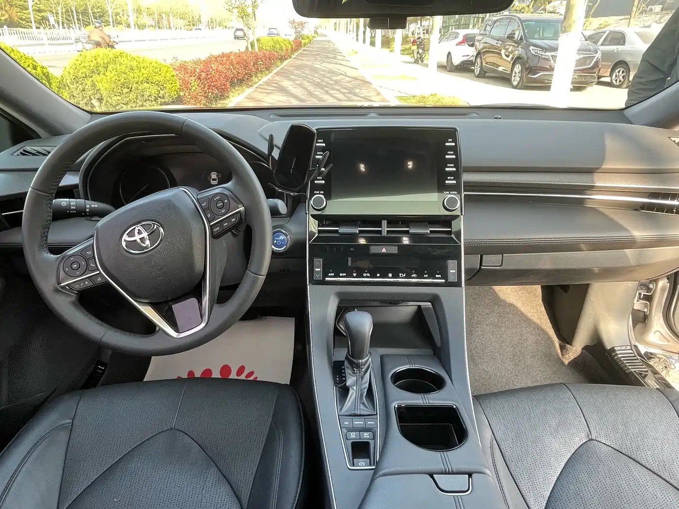 Toyota Avalon 2019 Hybrid 2.5L Luxury Edition China VI фото 10