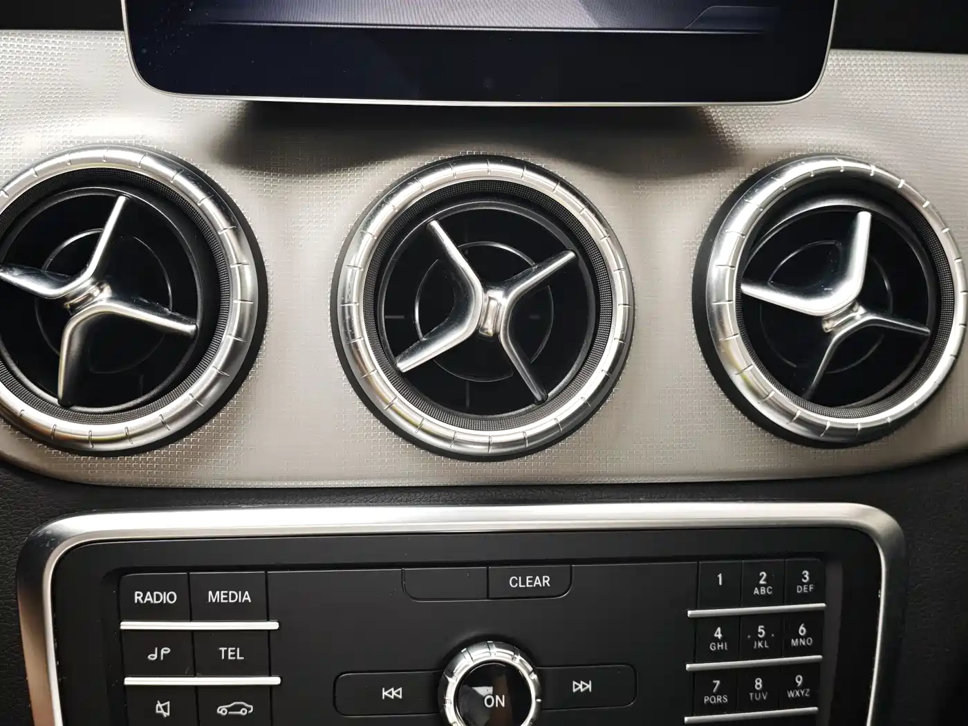 Mercedes-Benz CLA (Import) 2018 CLA 200 Dynamic Edition фото 25
