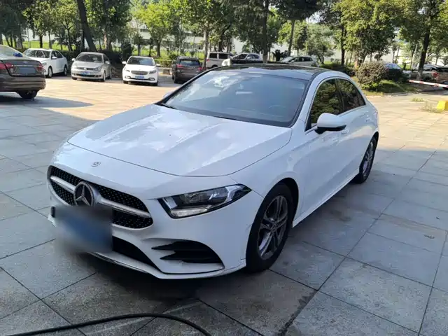 Mercedes-Benz A A 180 L, спортивный седан