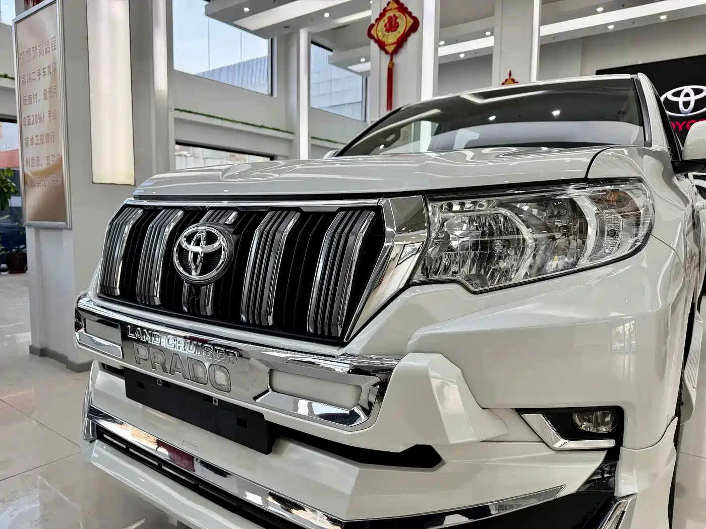 Toyota Prado 2018 3.5L Auto SX фото 2