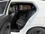 Photo 11 - Volkswagen Golf