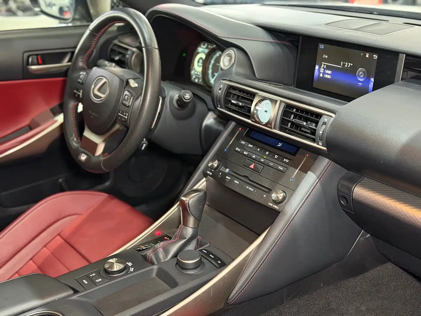 Lexus IS 2017 300 F SPORT фото 20