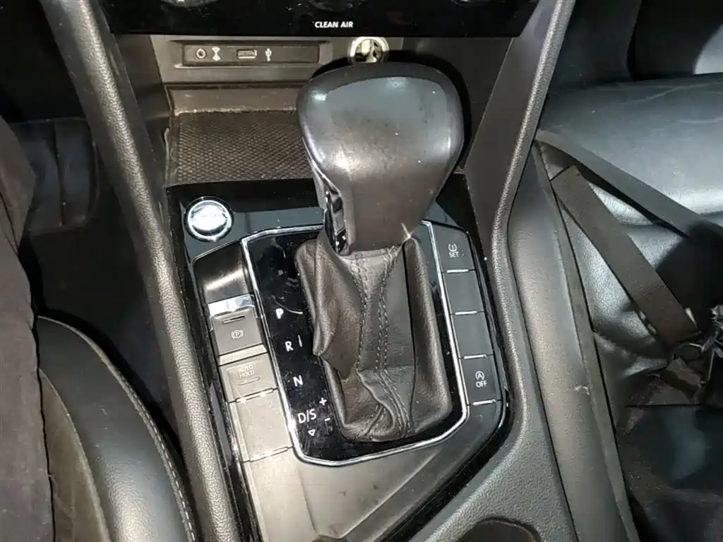Volkswagen Tiguan L 2017 330TSI Automatic 2WD Comfort Edition фото 14