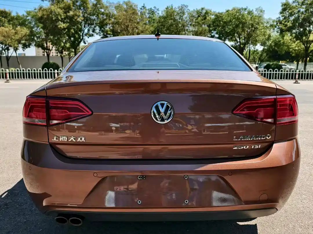 Volkswagen Lamando 2015 230TSI DSG Style фото 5