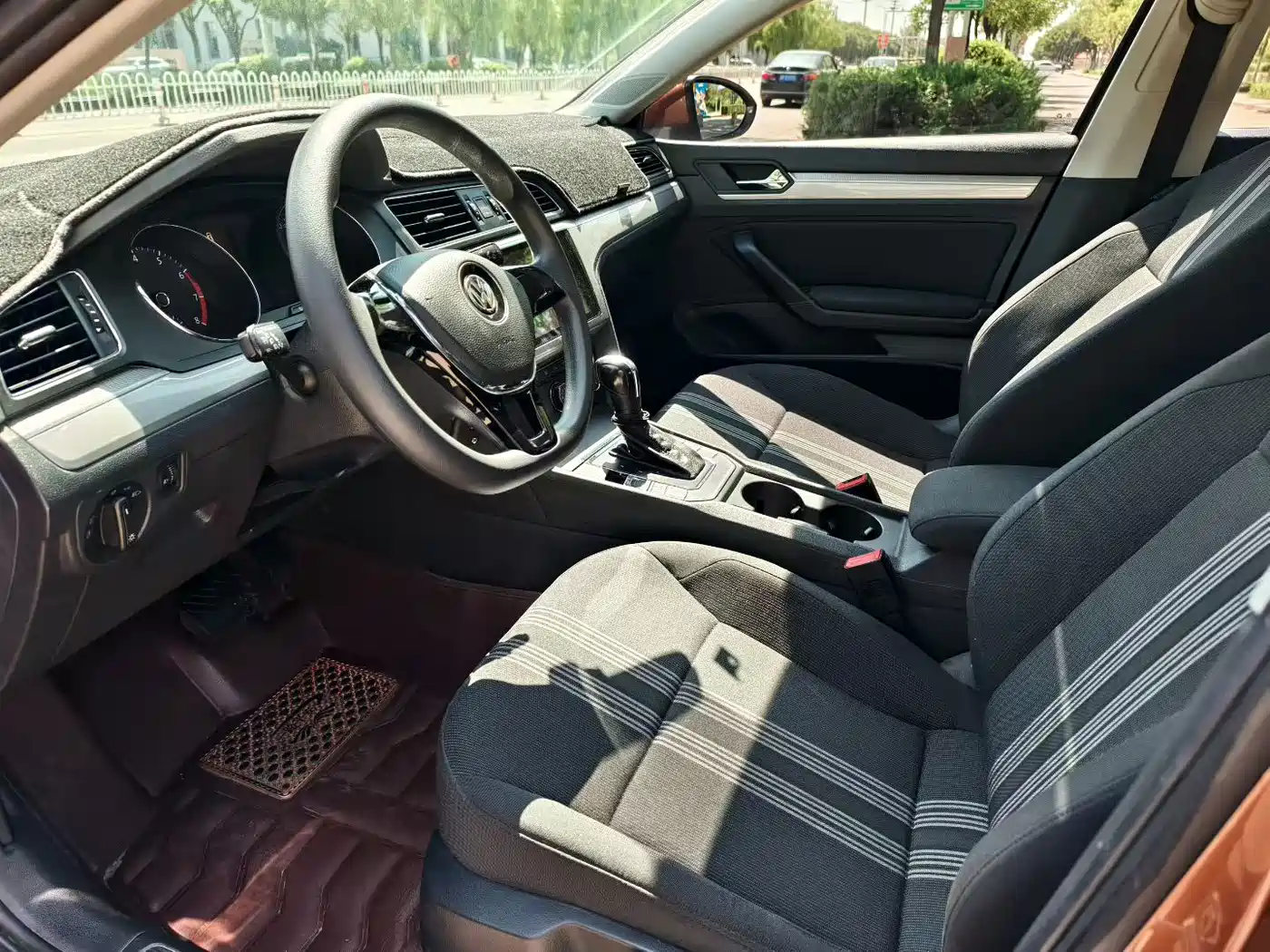 Volkswagen Lamando 2015 230TSI DSG Style фото 7