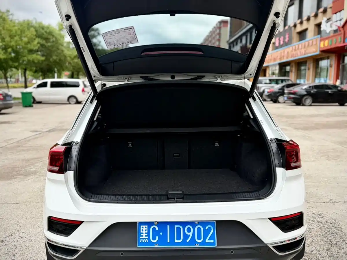 VOLKSWAGEN T-ROC EXPLORING SONGS