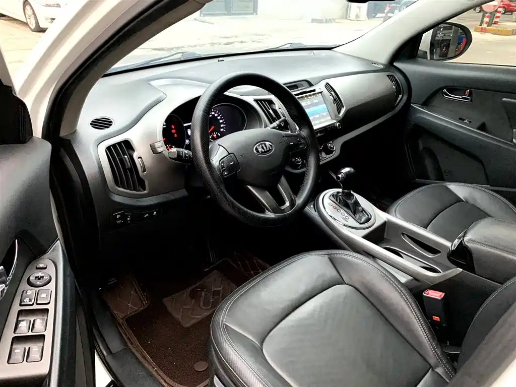 Kia Sportage 2016 2.0L Automatic 2WD DLX фото 5