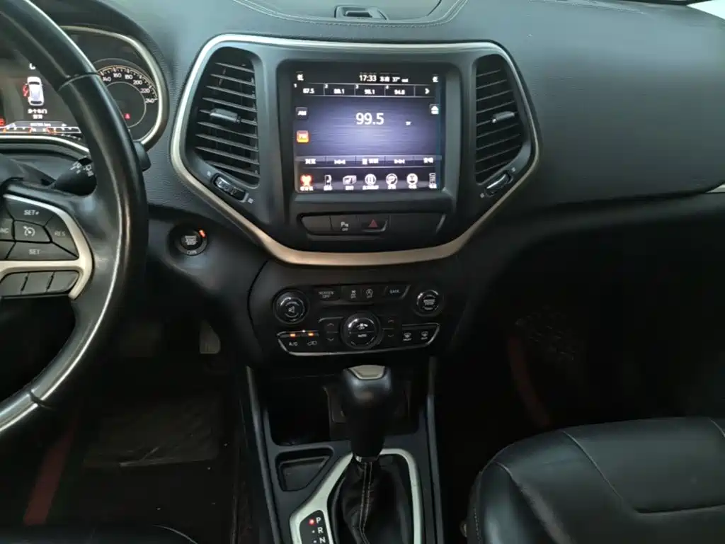 Jeep Cherokee 2018 2017 2.4L Leading Smart Edition