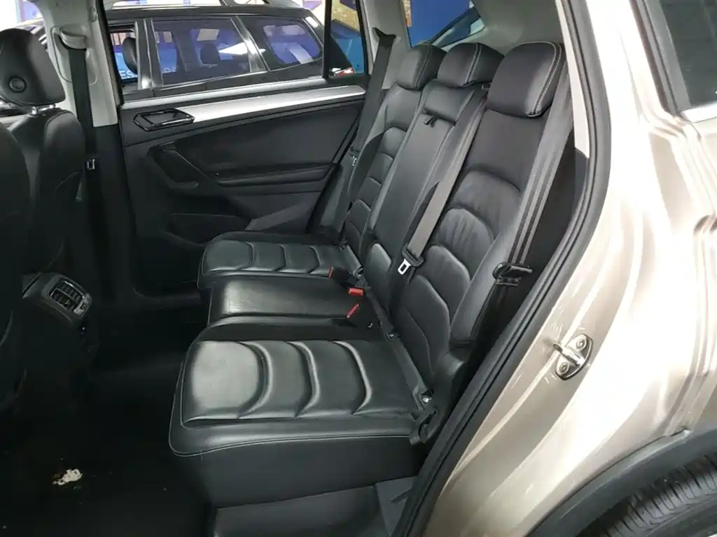 Volkswagen Tiguan L 2017 330TSI Automatic 2WD Comfort Edition фото 17