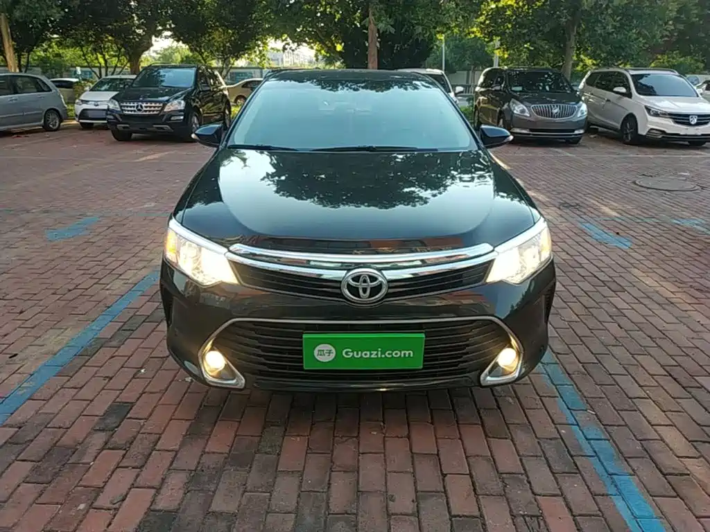 Фото 3 - Toyota Camry