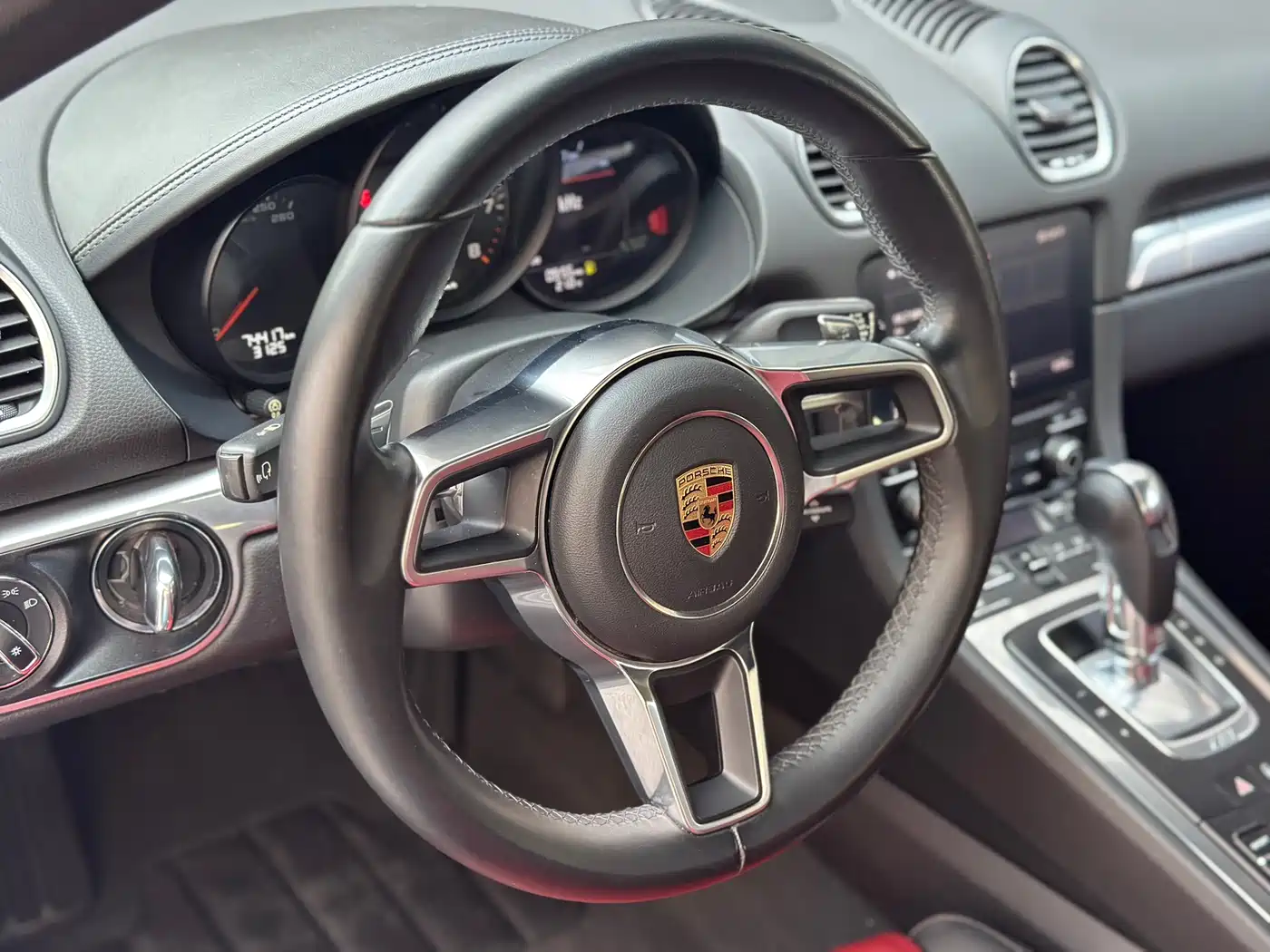 Porsche 718 2018 Cayman 2.0T фото 9