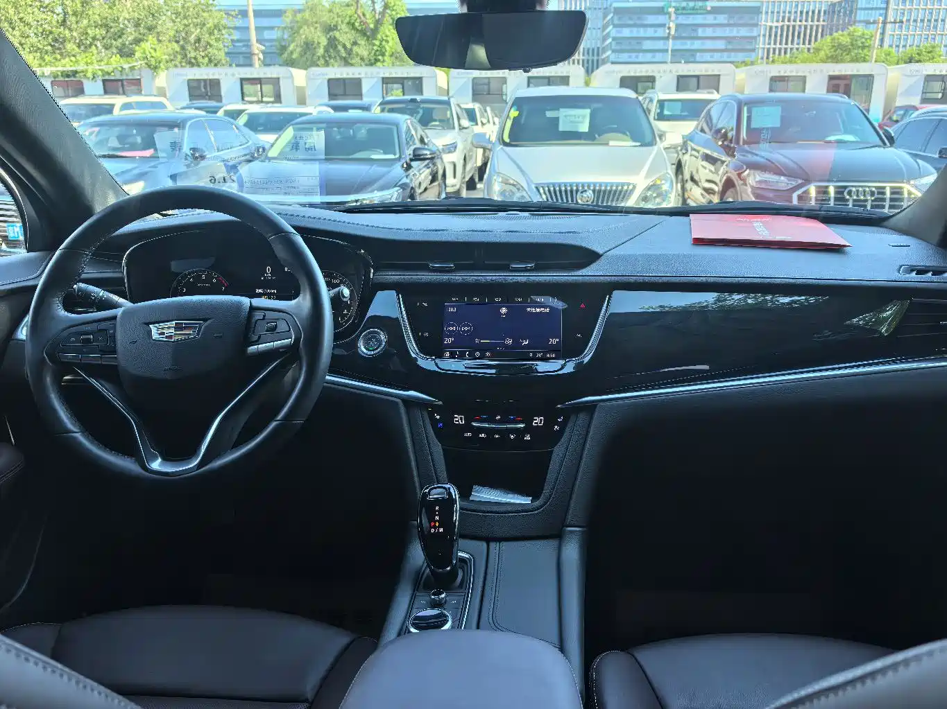 CADILLAC XT6
