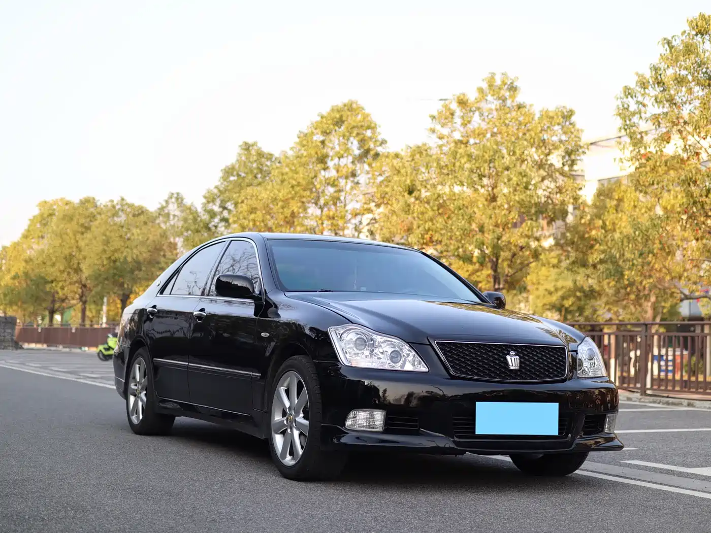 Toyota Crown 2008 2.5L 5th Anniversary Edition фото 2