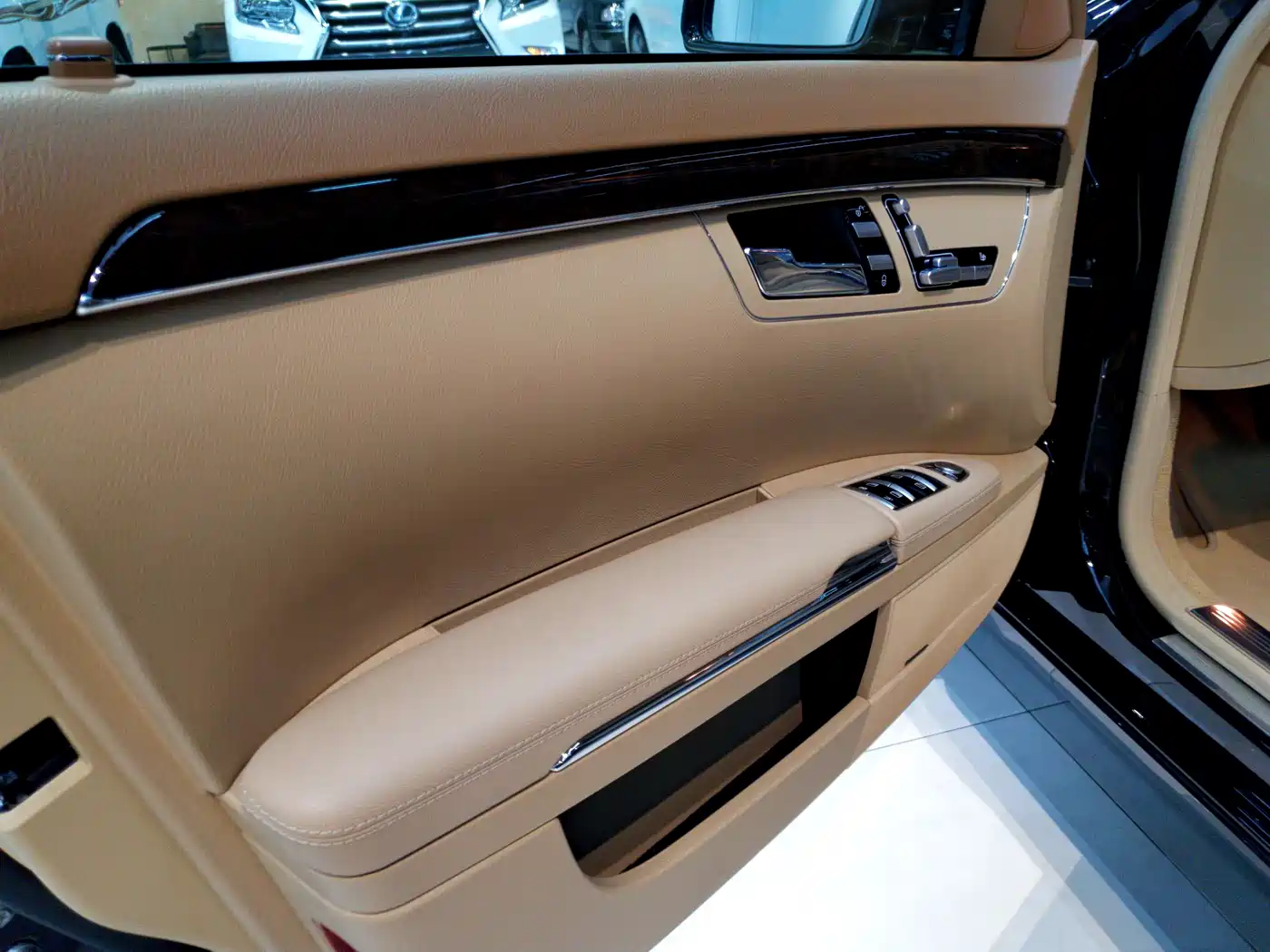 Mercedes-Benz S-Class 2012 S 300 L Premium Grand Edition фото 22