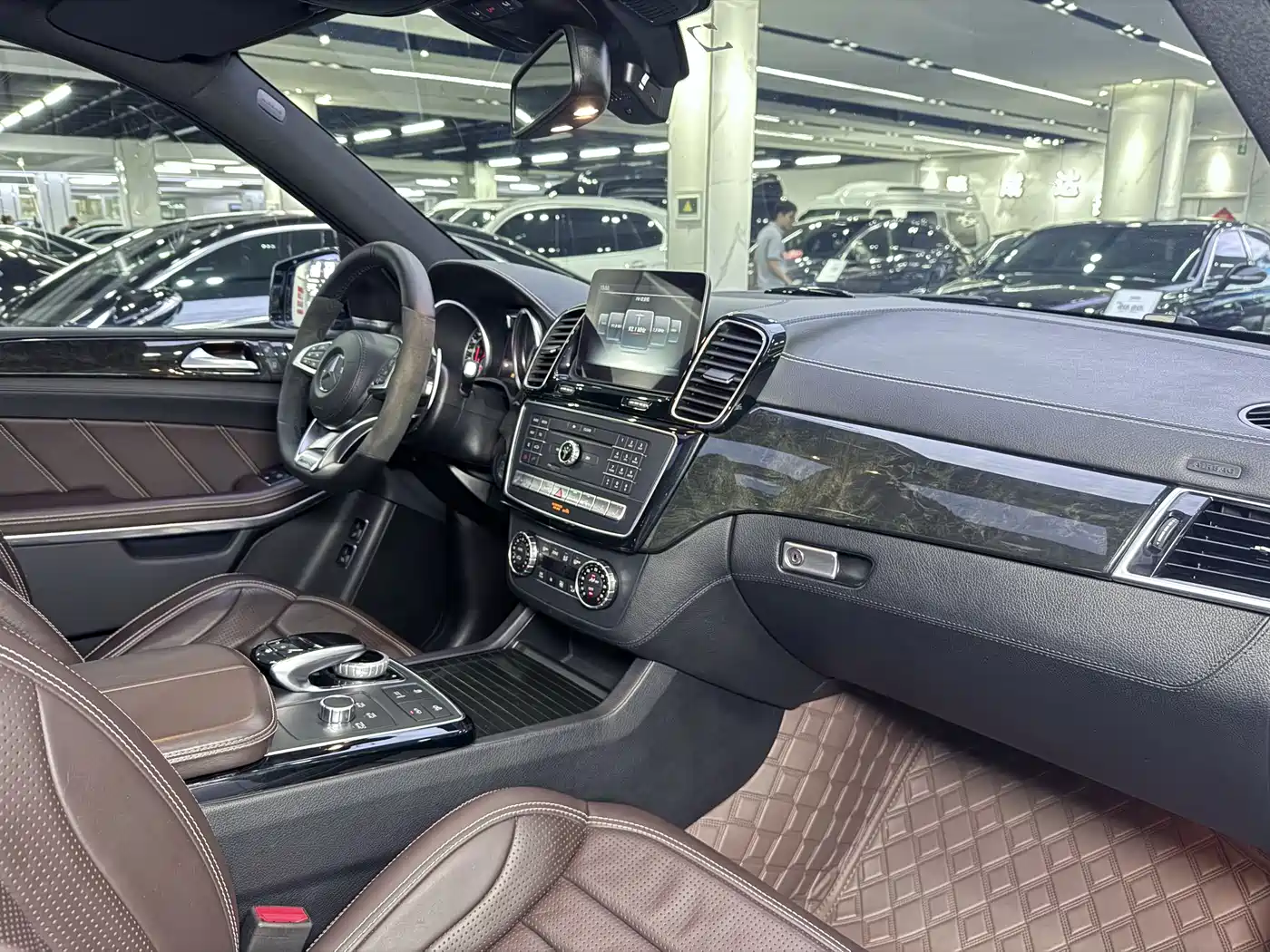 Mercedes-Benz GLS AMG 2016 AMG GLS 63 4MATIC фото 11