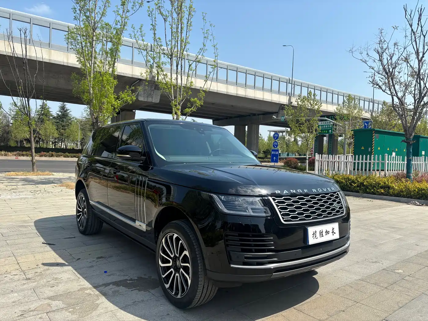 Land Rover Range Rover 2019 3.0 SC V6 Heritage Extended Edition фото 3