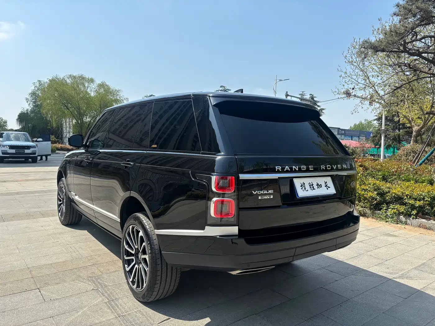 Land Rover Range Rover 2019 3.0 SC V6 Heritage Extended Edition фото 6
