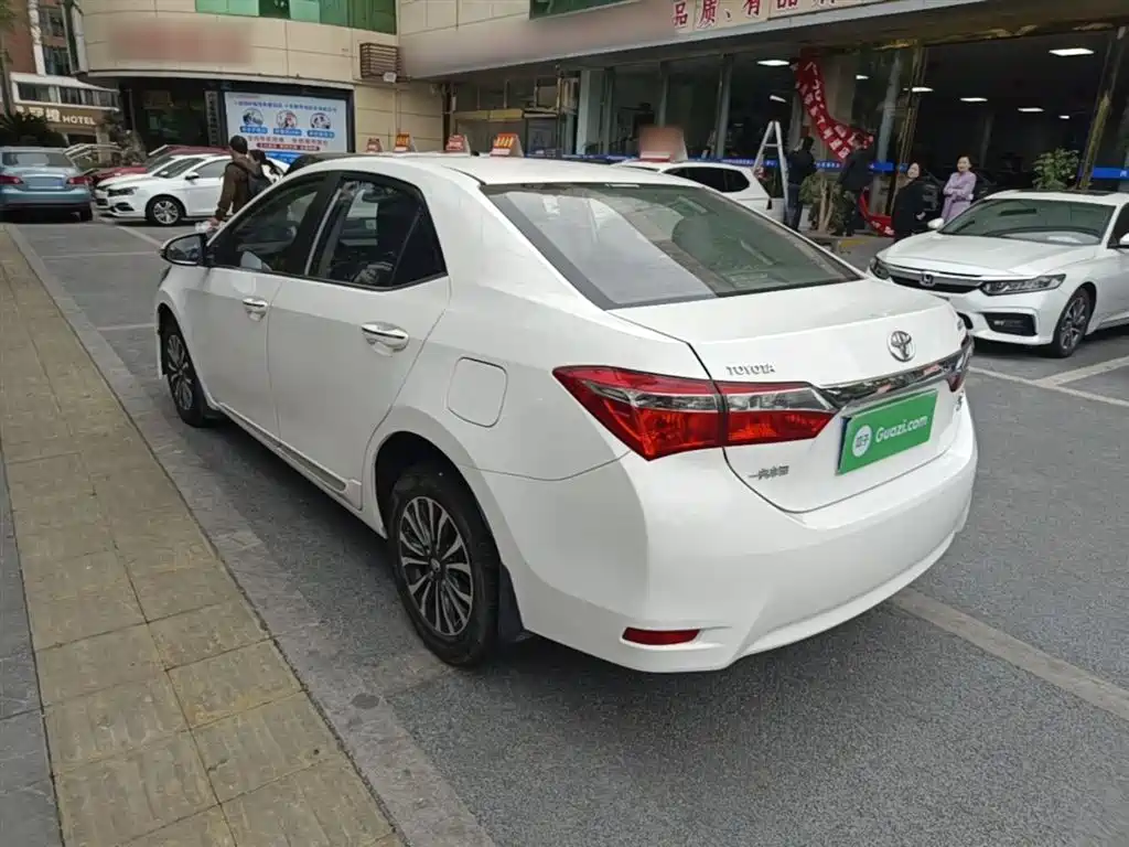 Toyota Corolla 2017 Facelift 1.2T S-CVT GL-i фото 5