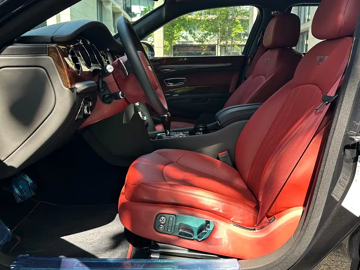 Bentley Mulsanne 2017 6.8T Long Wheelbase фото 10