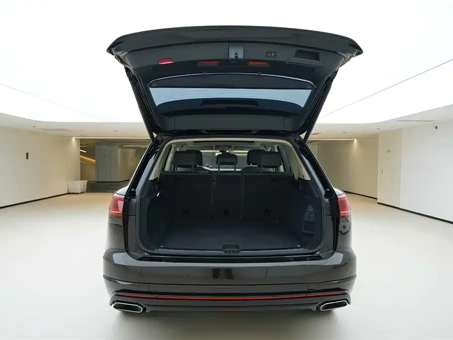 Volkswagen Touareg 2021 3.0TSI R-Line Classic Sport Package фото 6