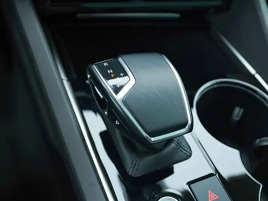 Volkswagen Touareg 2021 3.0TSI R-Line Classic Sport Package фото 13