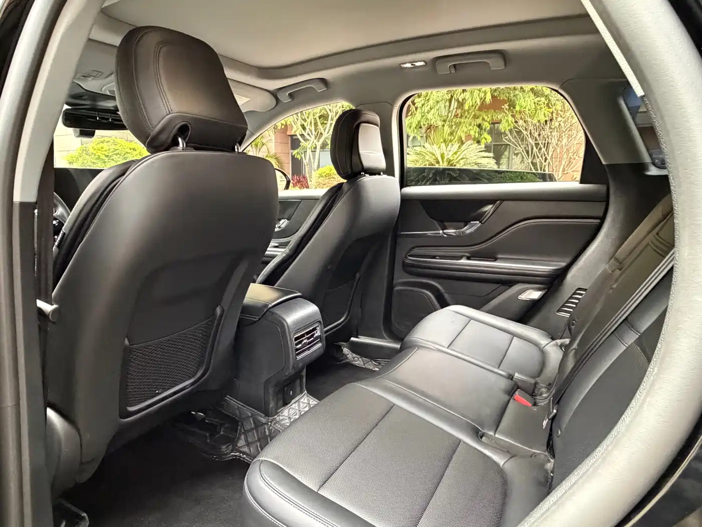 LINCOLN ADVENTURER