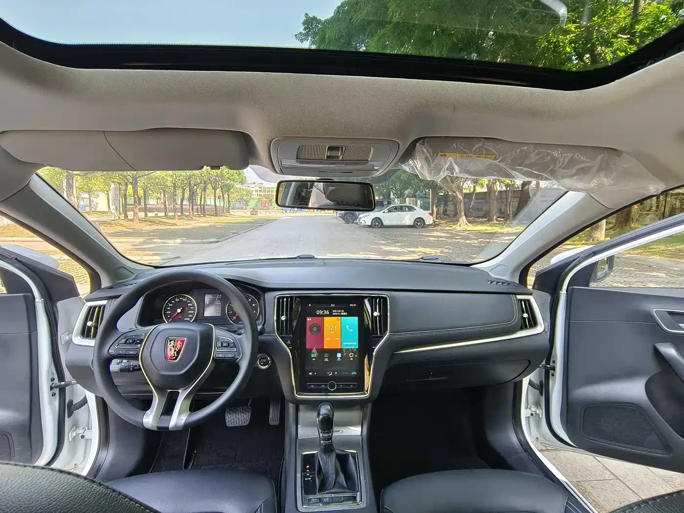 Roewe i6 2020 2020 PLUS 1.6L CVT 4G Connected Glory Holographic Edition