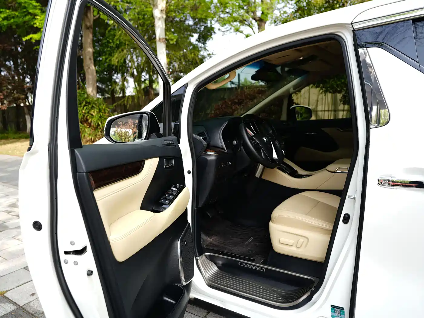 Toyota Alphard 2018 Facelift 3.5L Luxury Edition фото 4