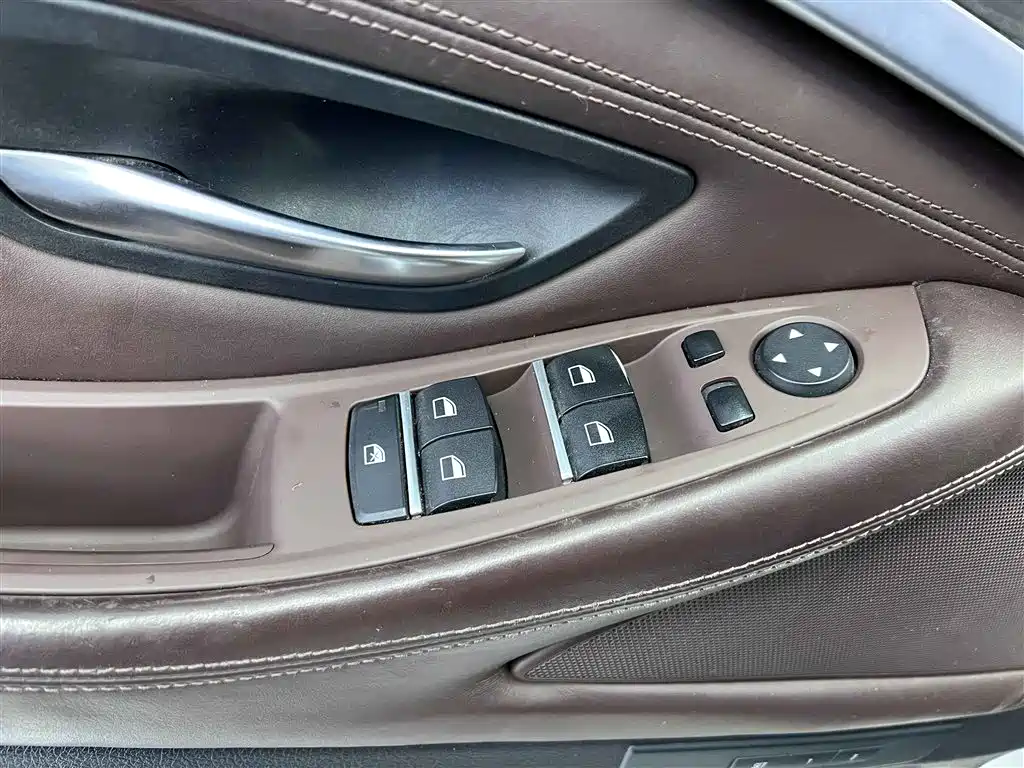 BMW 5 Series 2014 525Li Luxury Design Package фото 14