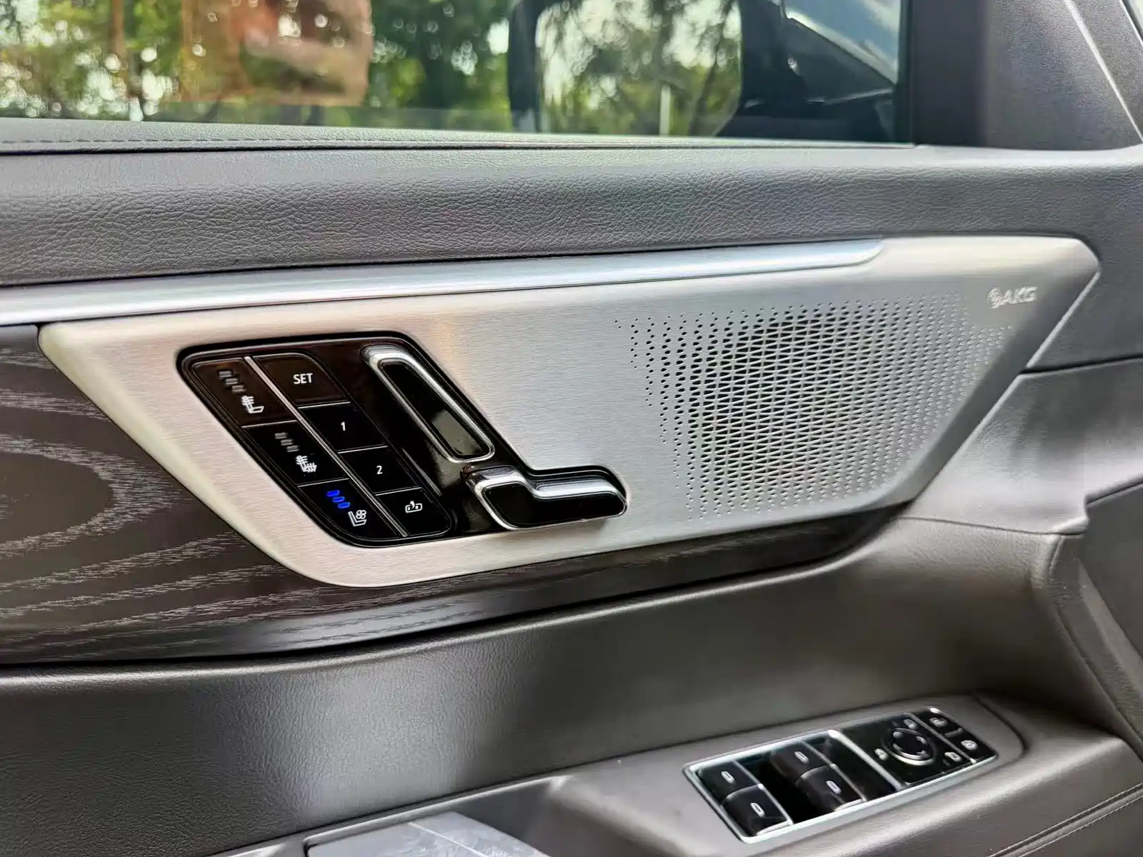 Photo 17 - Cadillac CT6