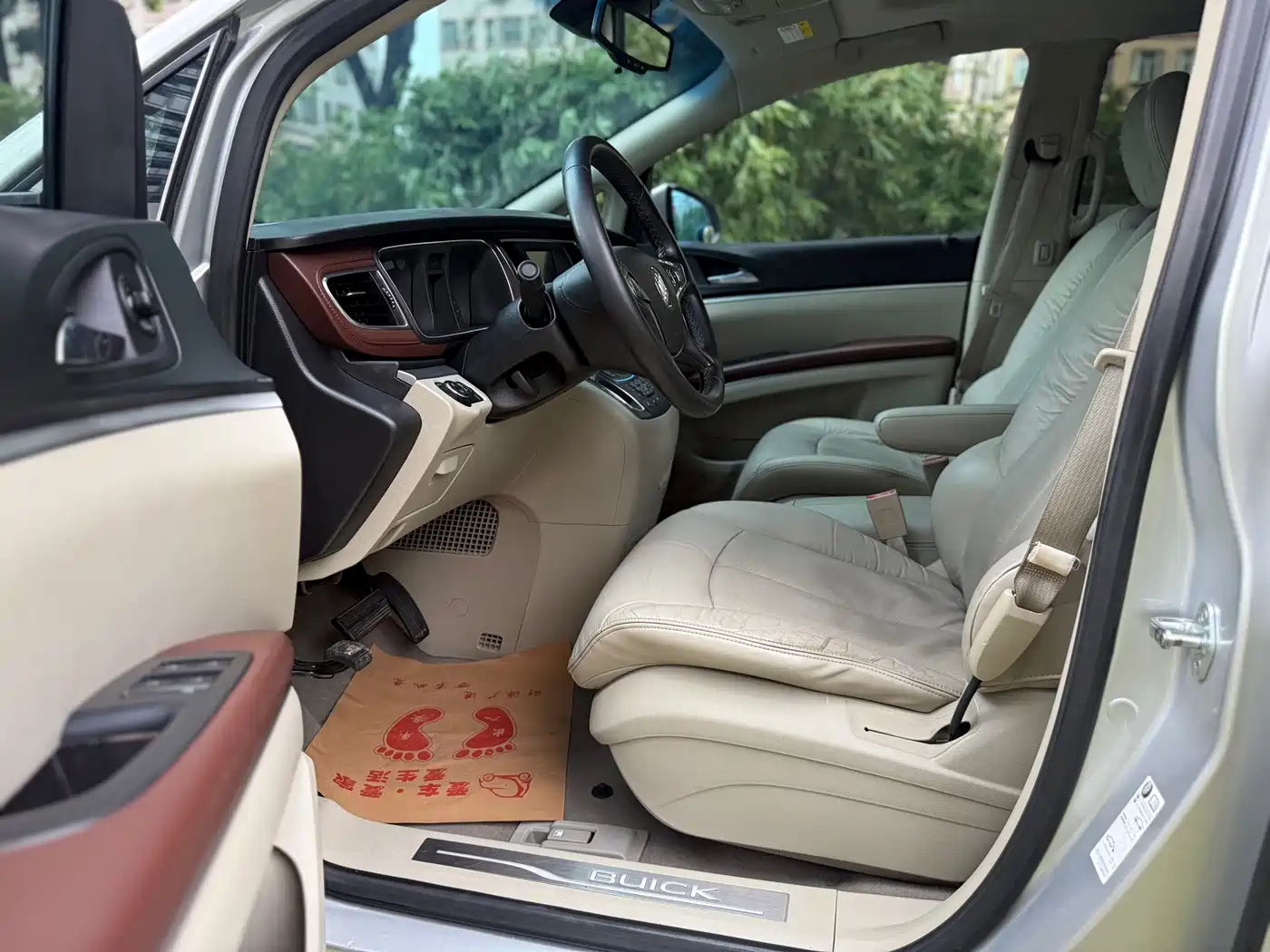 Фото 10 - Buick GL8