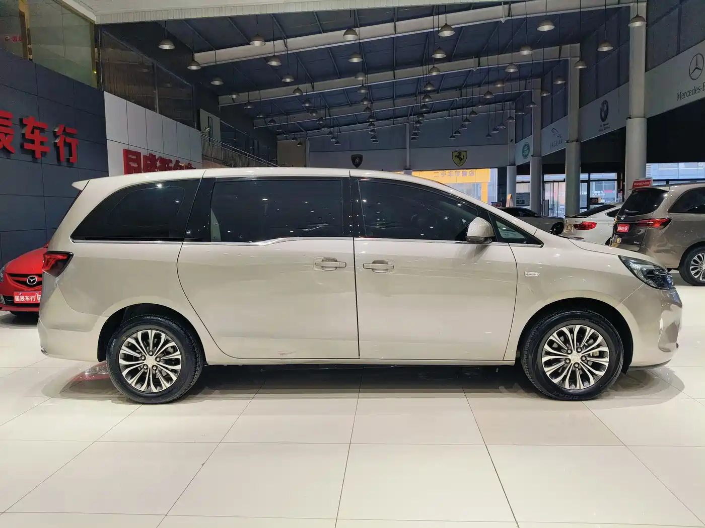 Buick GL8 2022 Land Business Class 652T Comfort фото 4