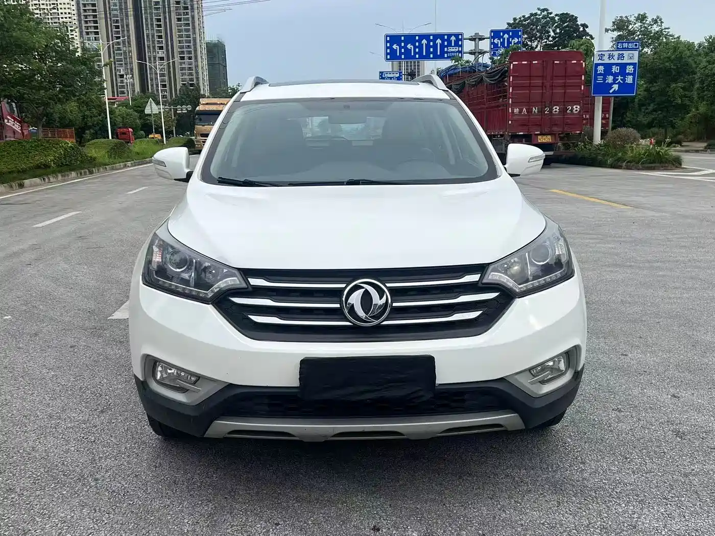 Dongfeng Aeolus Dongfeng Fengshen AX7 2015 2015 2.3L Automatic Premium