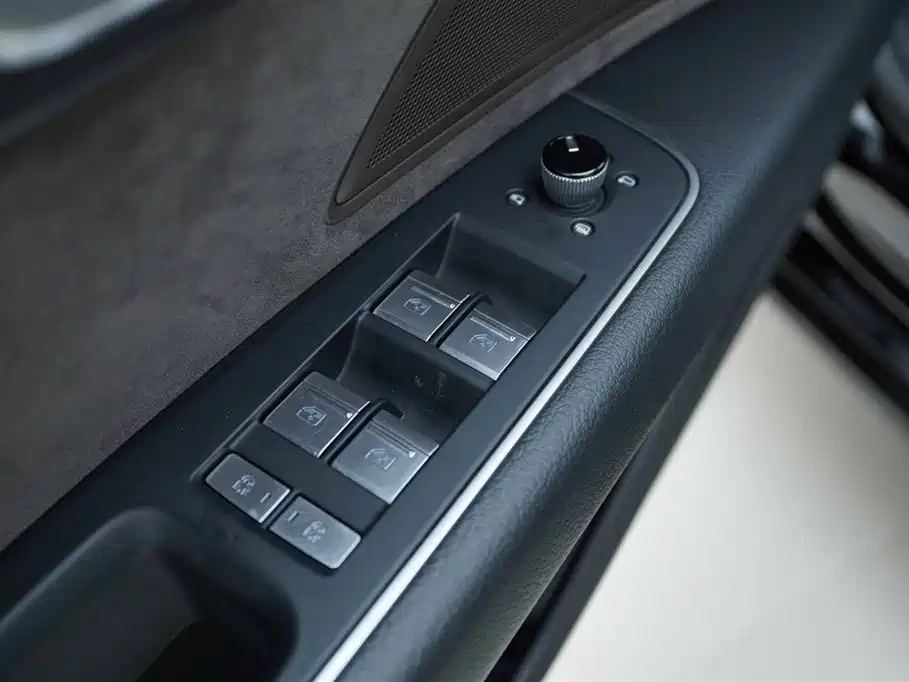 Audi A8 2022 A8L 50 TFSI quattro Comfort Collector's Edition фото 10