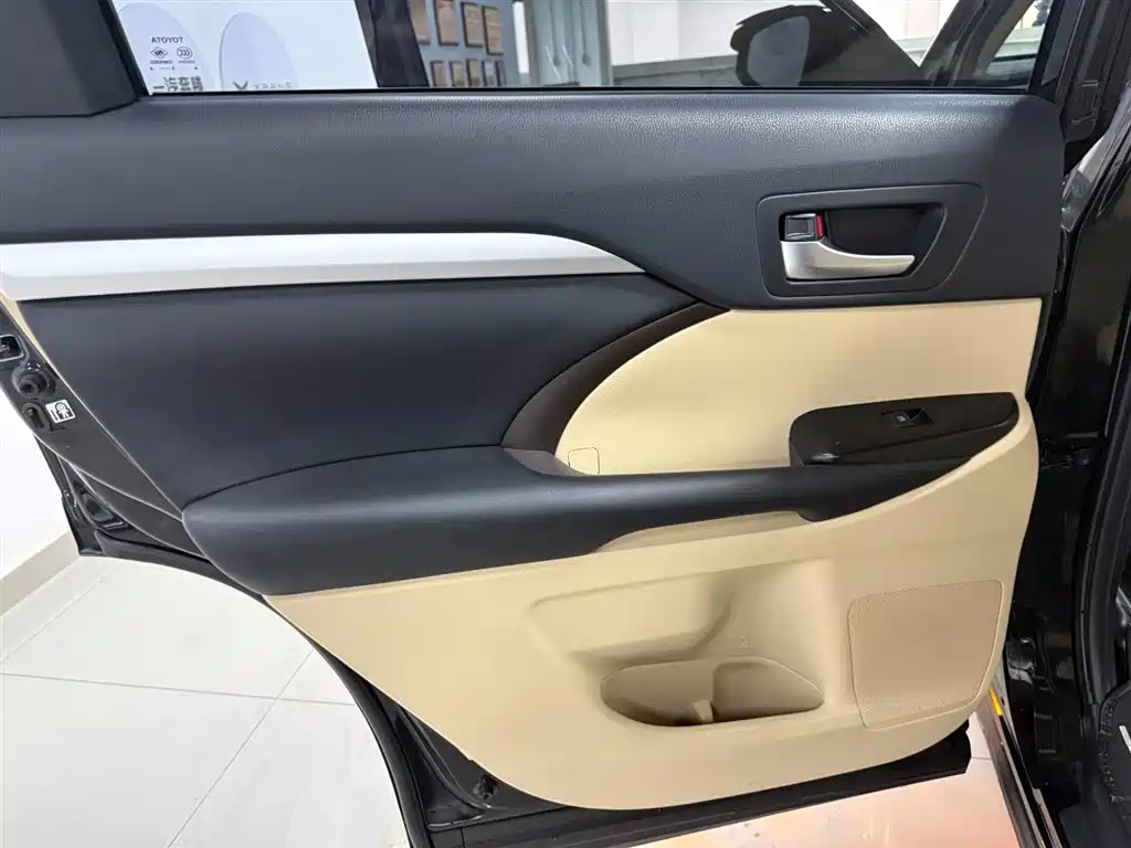 Toyota Highlander 2018 2.0T 4WD Luxury 7-seater China VI фото 21