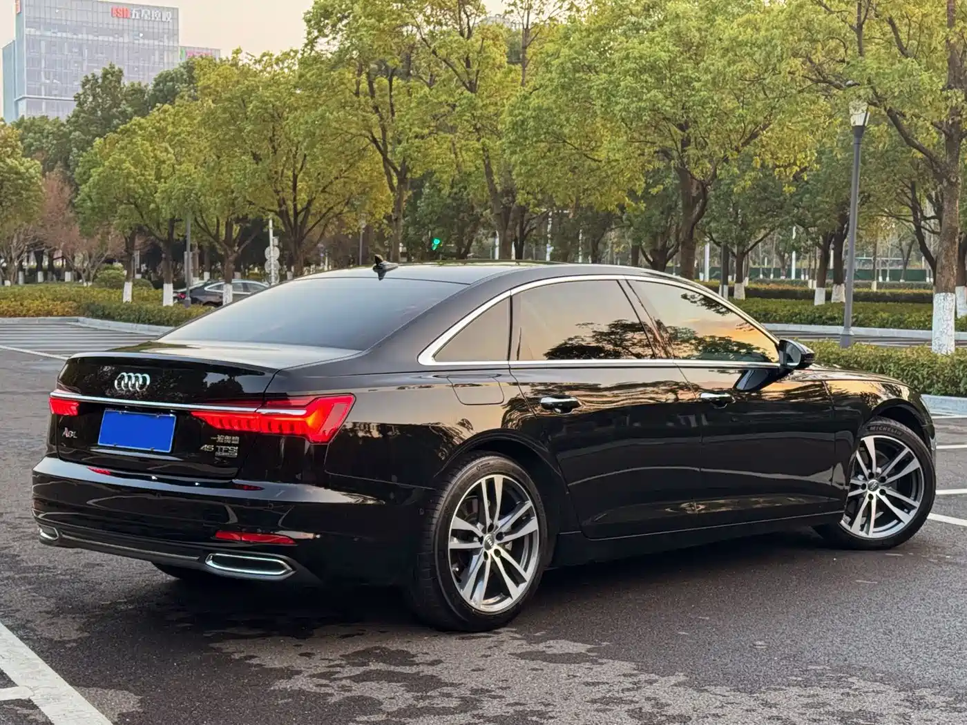 Audi A6L 2021 45 TFSI quattro Exclusive Elegance фото 3