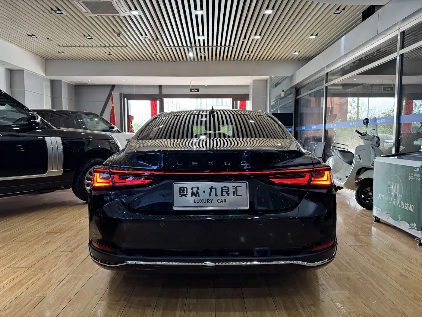 Lexus ES 2025 200 Ultimate Edition фото 15