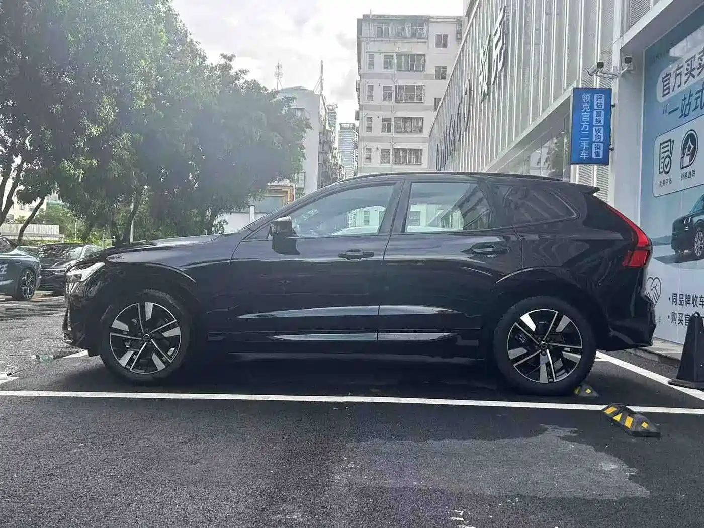 Volvo XC60 2025 2026 Model B5 AWD Premium Luxury