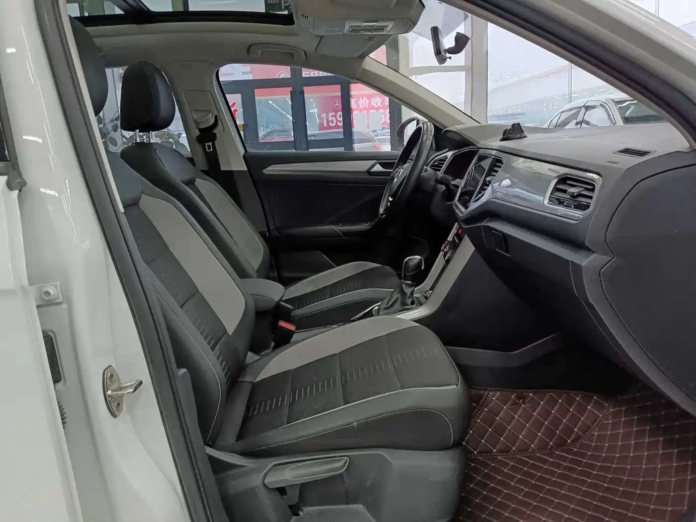 Volkswagen T-ROC 2022 280TSI DSG 2WD Elite PLUS фото 18